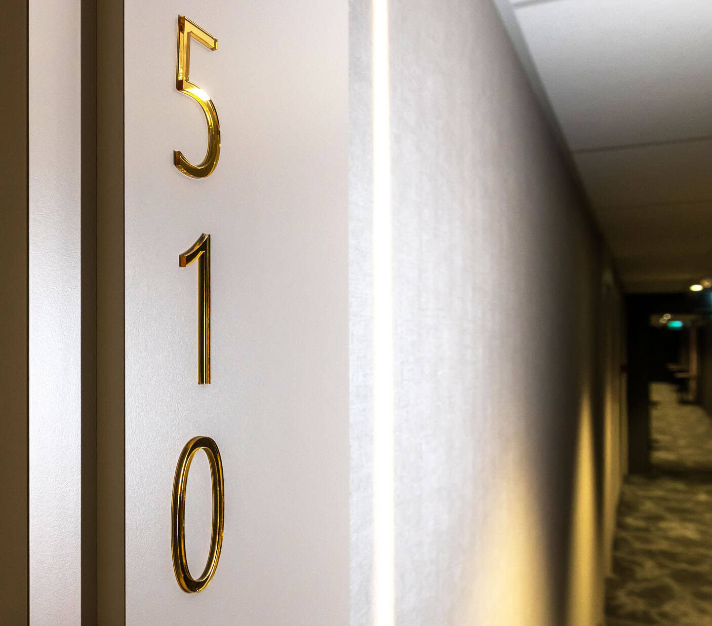 cifra-510 - decorativo-numero-19 edificio-etichette-interne-etichette-numeri delle camere-albergo